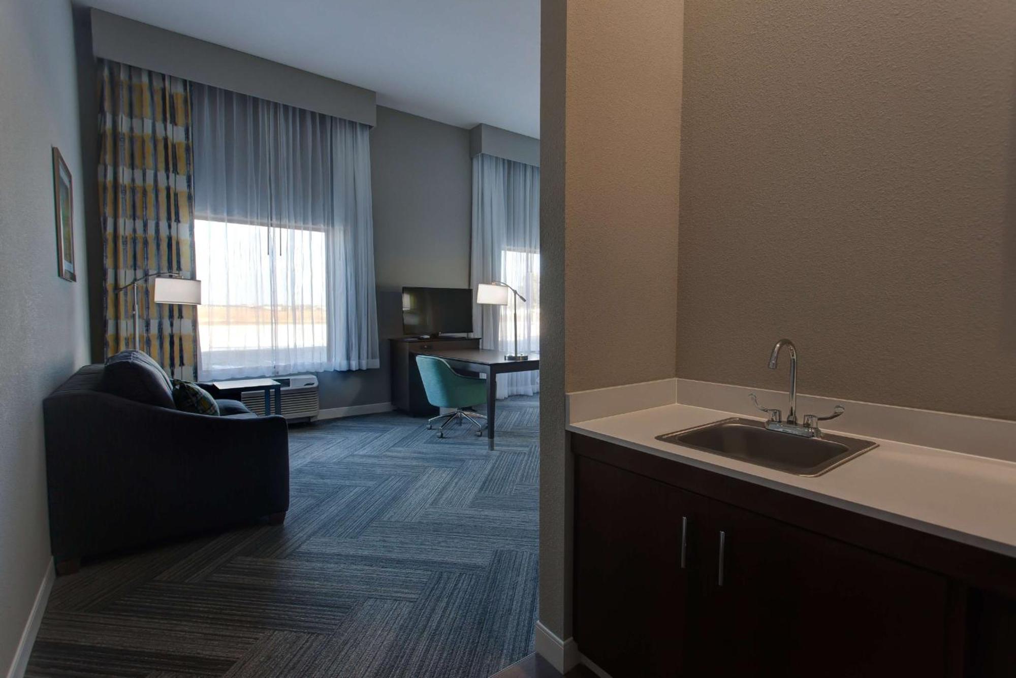 Hampton Inn & Suites-Wichita/Airport, Ks Экстерьер фото