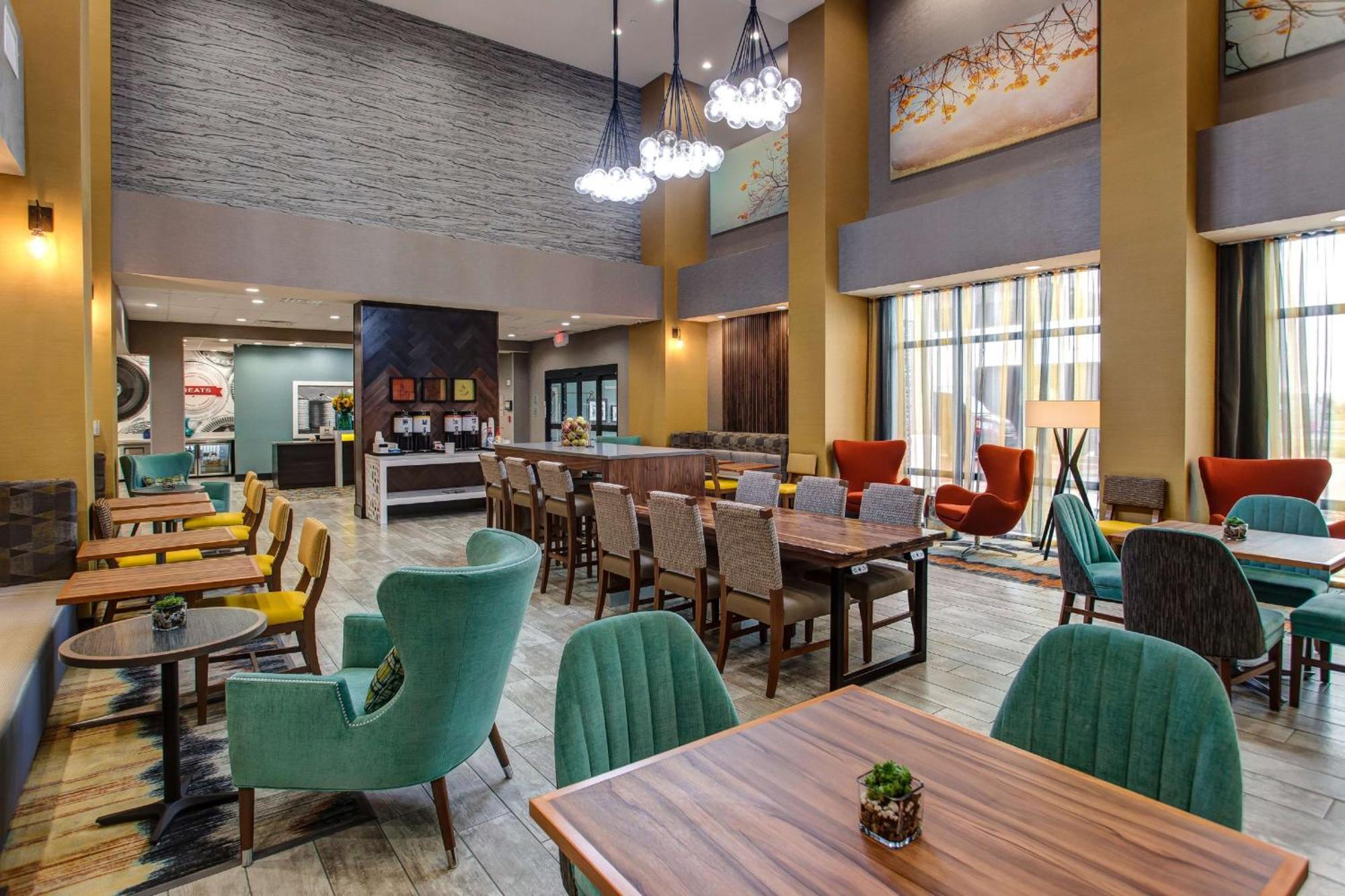 Hampton Inn & Suites-Wichita/Airport, Ks Экстерьер фото
