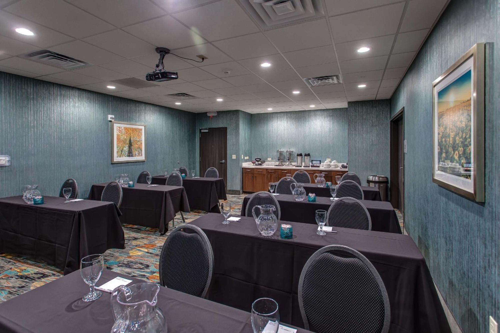 Hampton Inn & Suites-Wichita/Airport, Ks Экстерьер фото